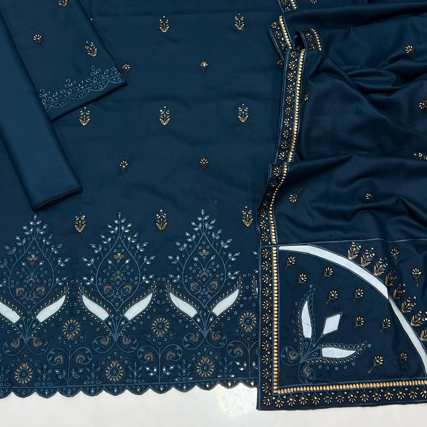 DHANAK WINTER- 3PC Unstitched Cross Stich